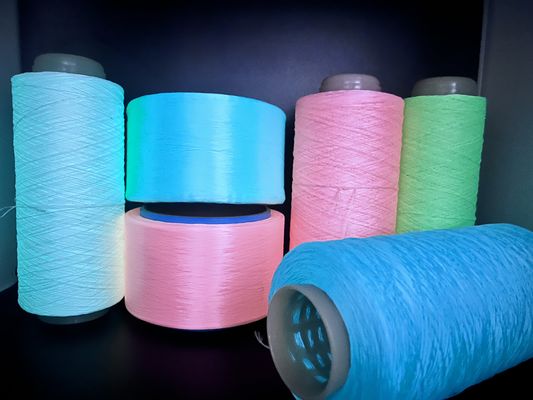 جودة  Heat Resistant Luminous Yarn Glow Yarn Knitting 30 Minutes Charge مصنع