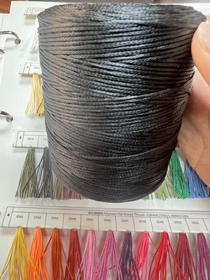 مصنع خيط الطلاء PVC ستيرلينغ مطلي خيط تخصيص مواد الطلاء الخيط المشمع